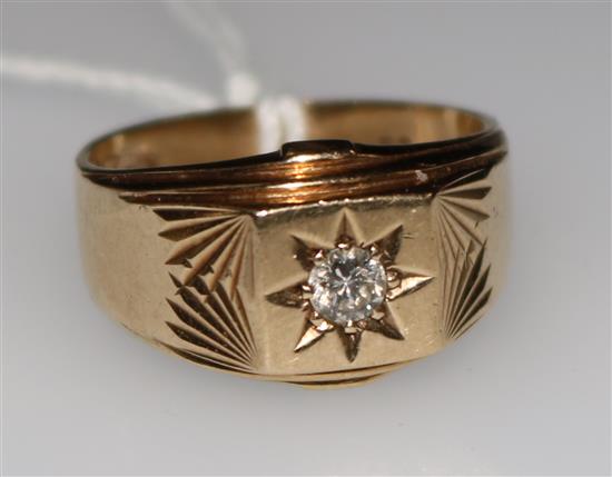 A 9ct gold and diamond set signet ring, size S.